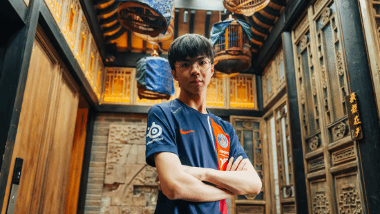 台湾LOL选手凭借神明加持逆袭T1，追梦之路再启！